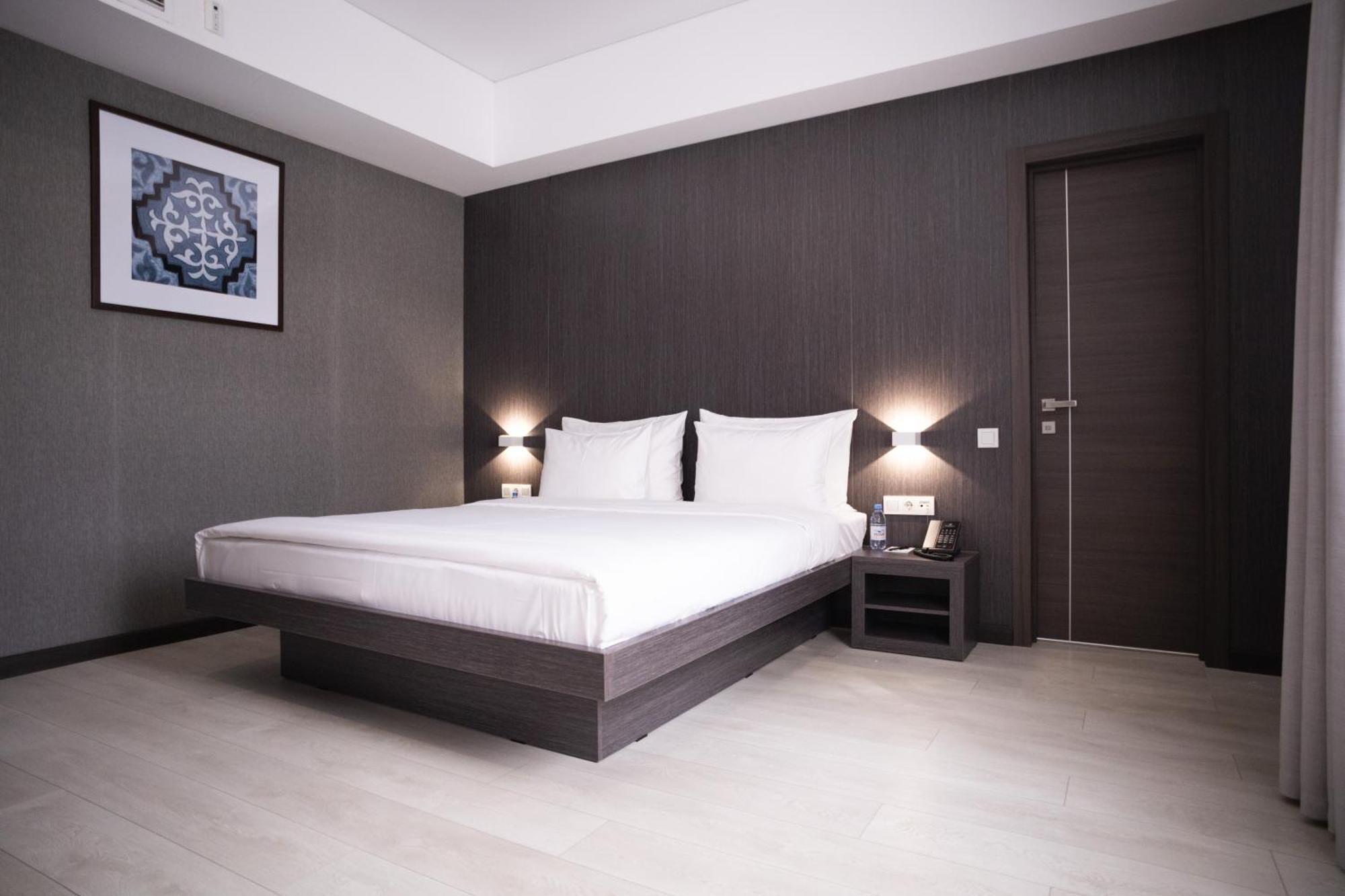 Resident Hotel Kazybek Bi Almatı Dış mekan fotoğraf