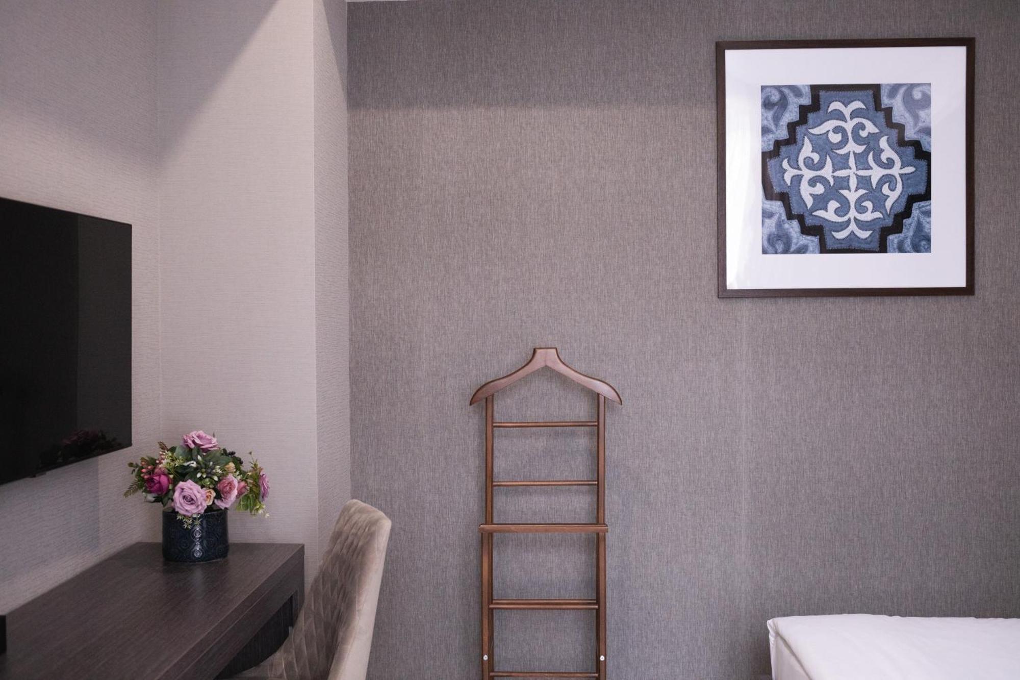 Resident Hotel Kazybek Bi Almatı Dış mekan fotoğraf